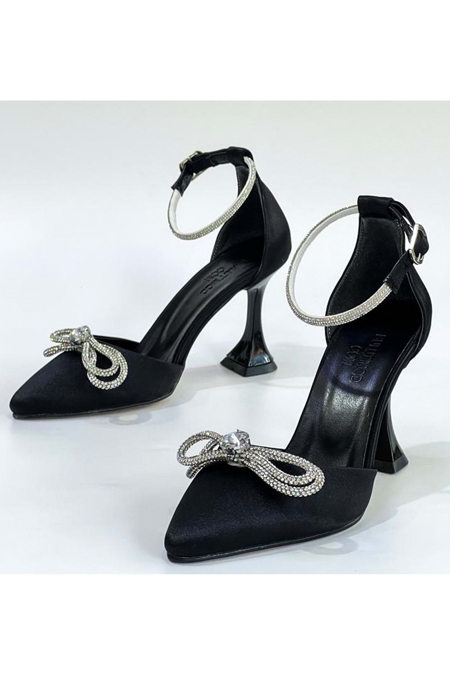 Elegent Daimond Bow Heels with Belt