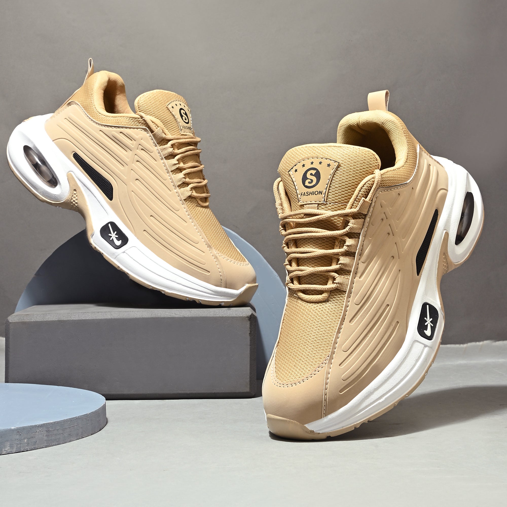 Trendy Men’s Sneakers in Beige