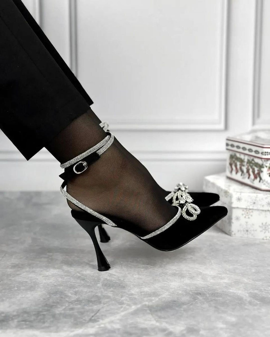 Elegent Daimond Bow Lace up Heels