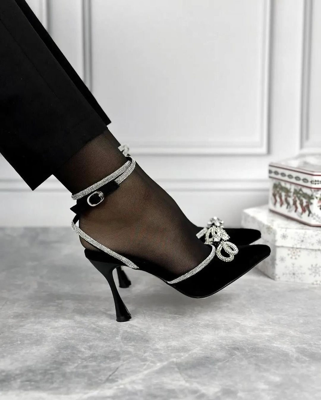 Elegent Daimond Bow Lace up Heels